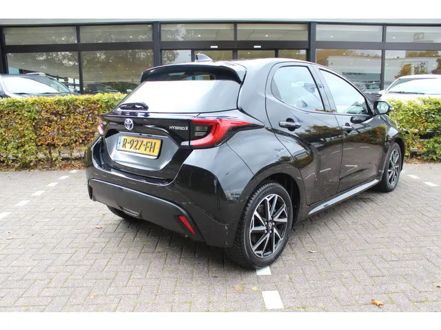 Toyota Yaris 1.5 Hybrid Dynamic 2022 Hybride Benzine 14