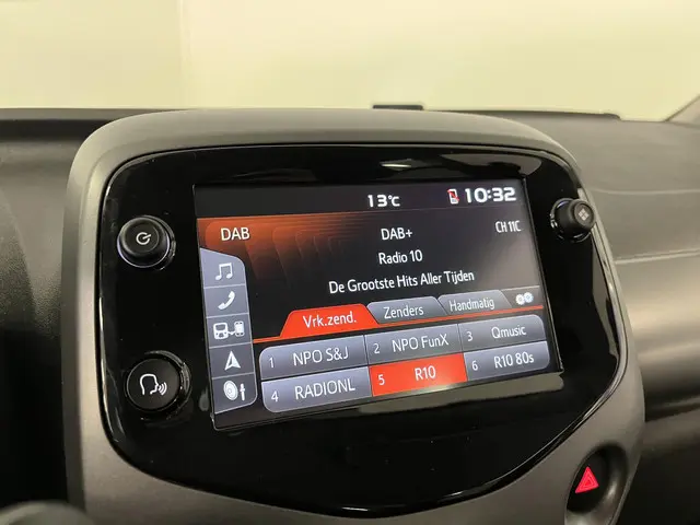 Toyota Aygo 1.0 VVT-i x-play 2022 Benzine 16