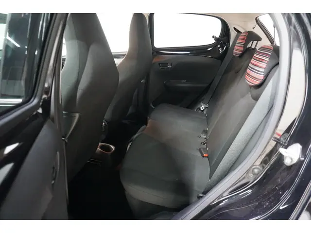 Citroën C1 1.0 VTi Shine / Camera / Airco / 2019 Benzine 33
