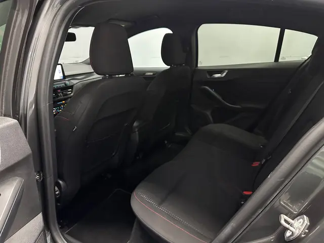 Ford Focus 1.0 EcoBoost ST Line Business 2018 Benzine 11