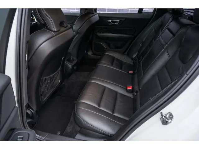 Volvo V60 2.0 B3 Momentum Advantage 2020 Benzine 7