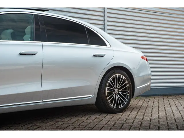 Mercedes-Benz S-Klasse 350d 4MATIC Lang 2024 Diesel 43