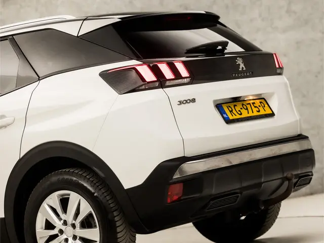 Peugeot 3008 1.2 PureTech Sport 2017 Benzine 11