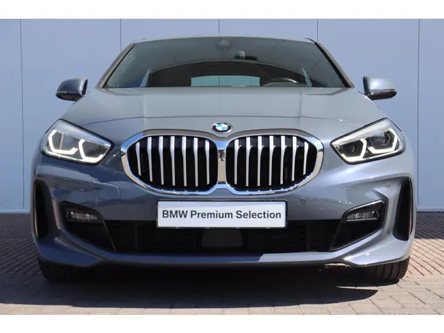 BMW 1 Serie 118i Business Edition 2022 Benzine 2