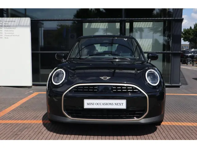 MINI 5-Deurs Cooper C 2024 Benzine 7