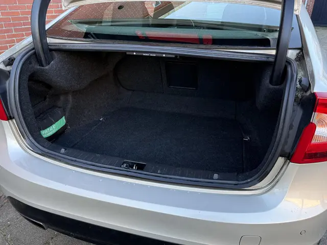 Volvo S60 1.5 T3 Polar+ Dynamic Aut. 2018 Benzine 23