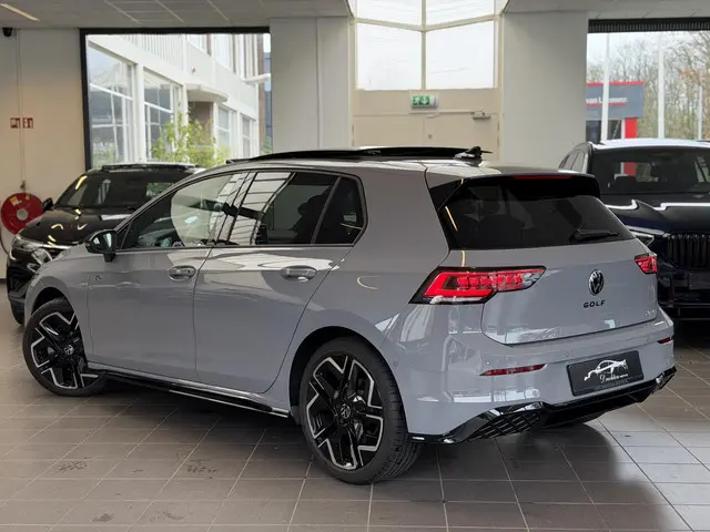 Volkswagen Golf 1.5 R line 2024 Hybride Benzine 10