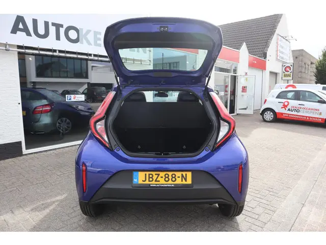 Toyota Aygo X 1.0 VVT-i AIR PLAY AUTOMAAT 2024 Benzine 30