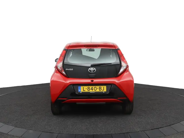 Toyota Aygo 1.0 VVT-i x-play 2021 Benzine 44