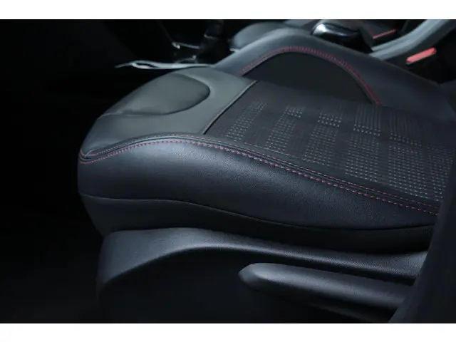 Peugeot 2008 1.2 PureTech GT-line 2018 Benzine 12