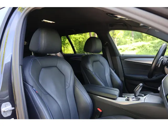 BMW 5 Serie Touring 530i High Executive 2020 Benzine 11