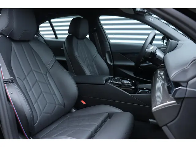 BMW i5 eDrive40 2025 Elektrisch 8