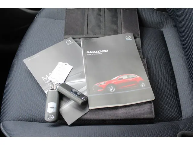 Mazda 2 1.5 Skyact-G Luxury 2021 Benzine 24