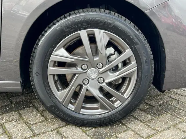 Peugeot 208 1.2 PureTech Allure 2022 Benzine 12