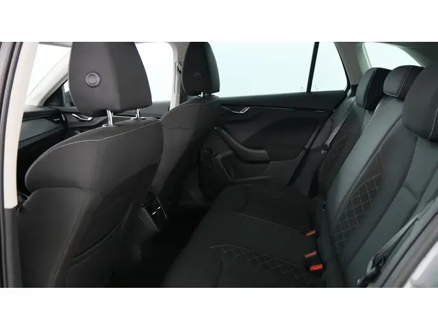 Škoda Scala 1.0 TSI 110pk Ambition DSG 2023 Benzine 31