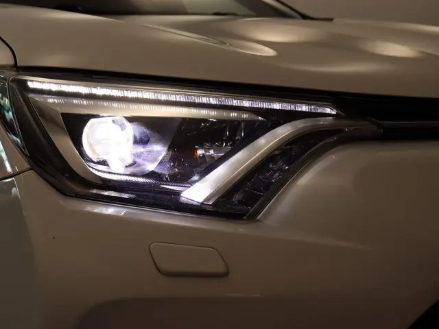 Toyota RAV4 2.5 Hybrid Style 2018 Hybride Benzine 19