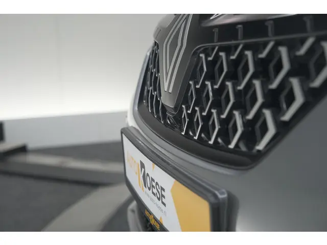 Renault Arkana Mild Hybrid 140 EDC Techno 2024 Benzine 4