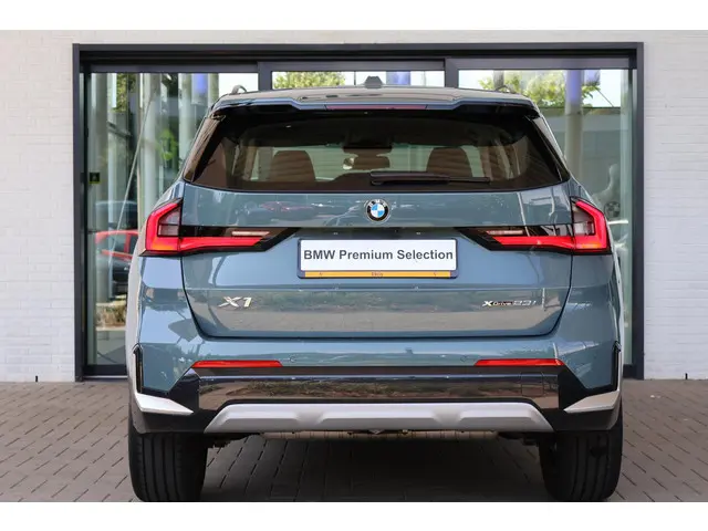 BMW X1 xDrive23i 2025 Benzine 4