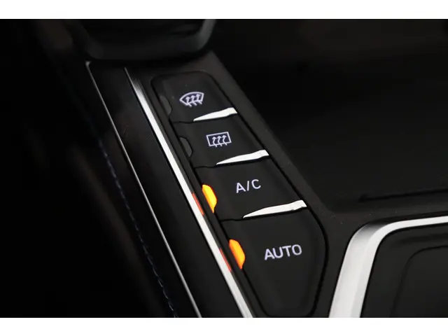 Lynk & Co 01 1.5 2025 Hybride Benzine 24