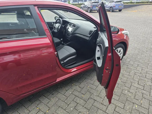 Hyundai i20 1.0 T-GDI Comfort NL-auto/1e eig 2018 Benzine 7