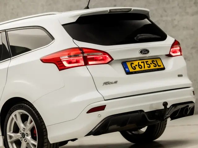 Ford Focus Wagon 1.5 ST-Line Titanium 2016 Benzine 13