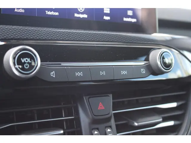 Ford Kuga 2.5 PHEV ST-Line 2024 Hybride Benzine 29