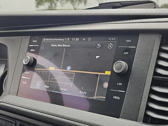 Volkswagen Transporter 2.0 TDI 2022 Diesel 11