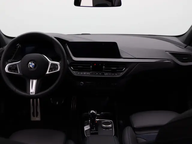 BMW 1 Serie 118i 2024 Benzine 6