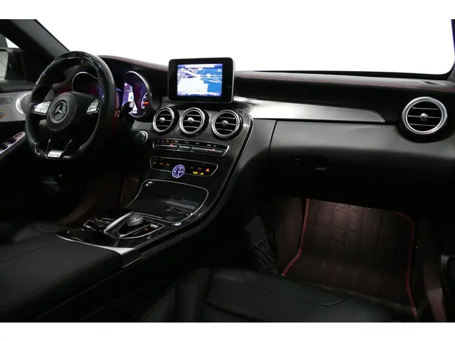 Mercedes-Benz C-Klasse 180 AMG Line 2018 Benzine 2