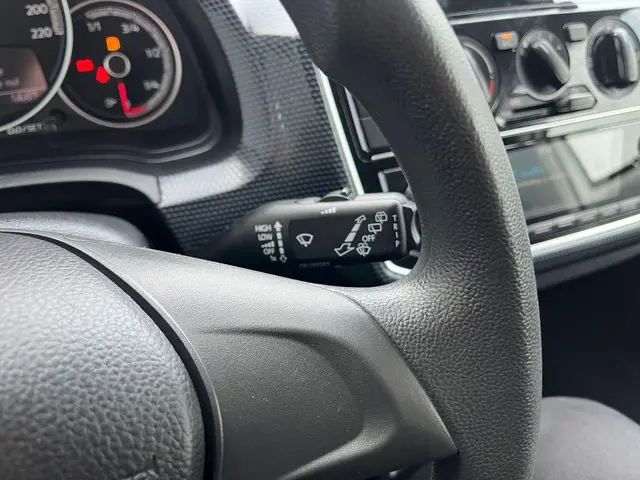 Volkswagen up! 1.0 BMT move up! 2019 Benzine 12