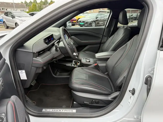 Ford Mustang Mach-E Premium AWD 75 kWh 2023 Elektrisch 28