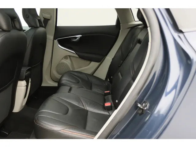 Volvo V40 Cross Country 1.6 T4 Summum 2013 Benzine 14