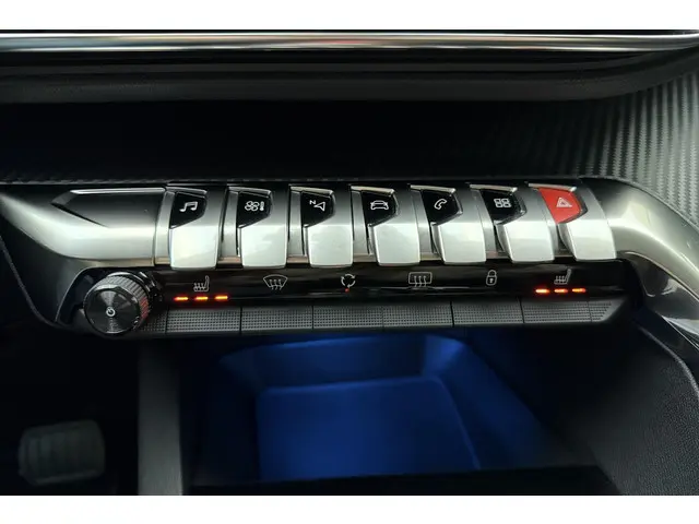 Peugeot 3008 1.5 BlueHDi Blue Lease Premium 2019 Diesel 23