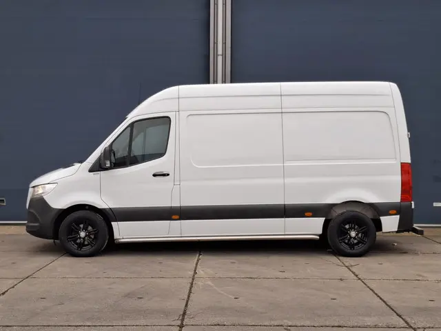 Mercedes-Benz Sprinter 211 2.2 CDI L2H2 2019 Diesel 2