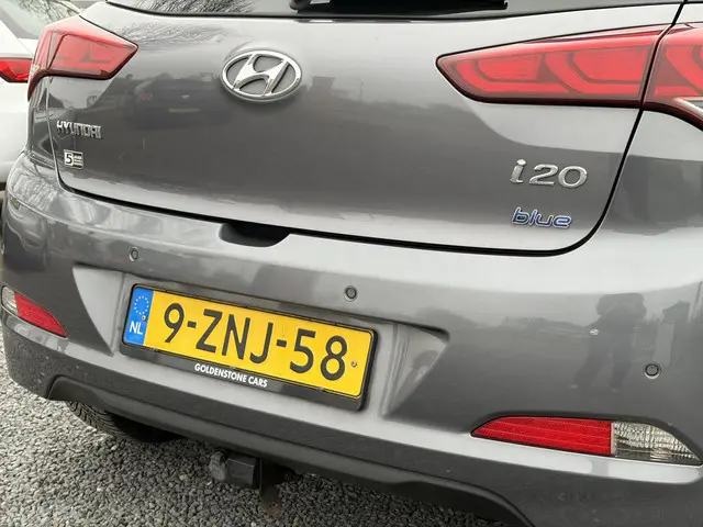 Hyundai i20 1.2 HP i-Motion Comfort 2015 Benzine 27
