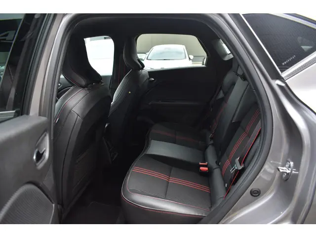 Renault Captur mild hybrid 160 PK R.S. Line 2022 Benzine 12