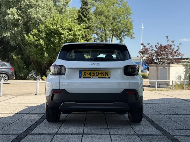 Jeep Avenger Longitude 54 kWh Aut. 2024 Elektrisch 5
