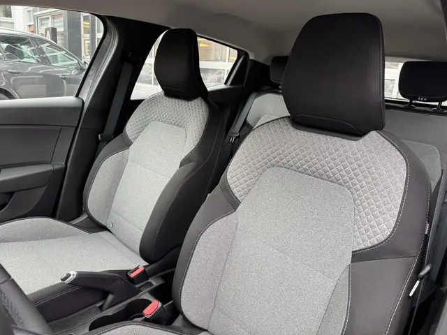 Renault Clio 1.0 TCe 90 GPF evolution 2025!! 2025 Benzine 9