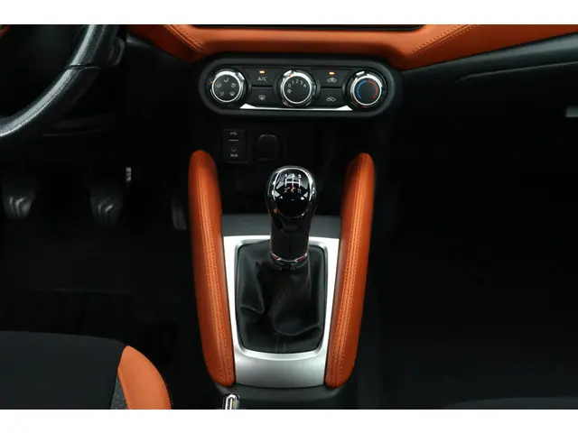 Nissan Micra 1.0L Acenta 2018 Benzine 29