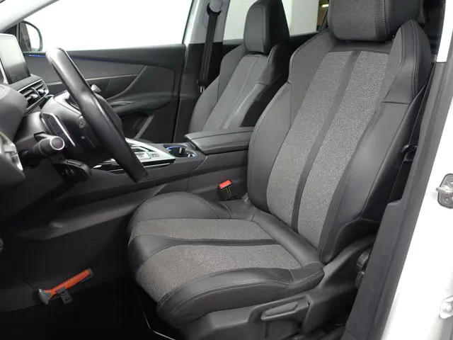 Peugeot 3008 1.2 PureTech Allure Aut- 2019 Benzine 26