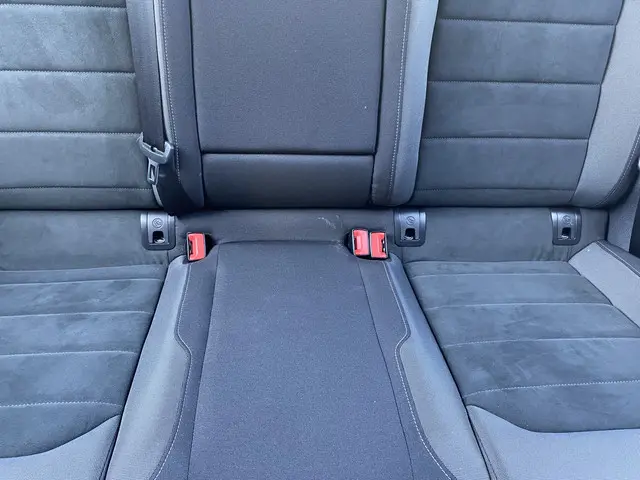 Volkswagen Golf 1.5 TSI Highline 2018 Benzine 32