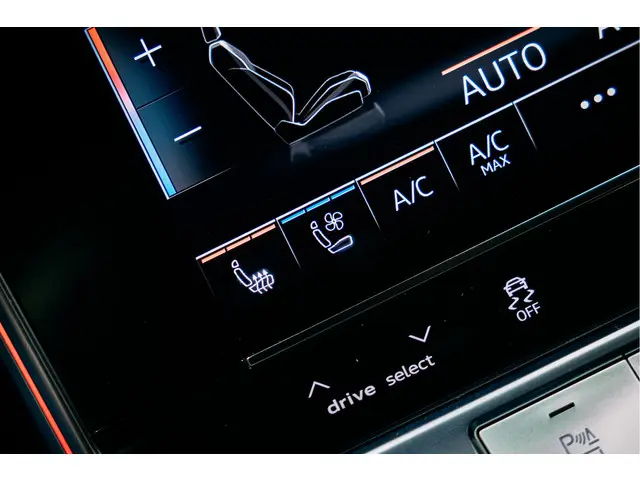 Audi RS6 RS 6 TFSI quattro 2022 Hybride Benzine 38