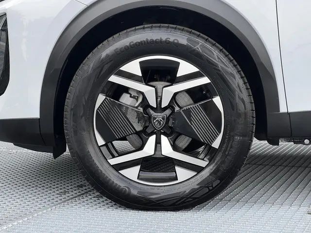 Peugeot 2008 1.2 PureTech 100 Allure 2023 Benzine 29