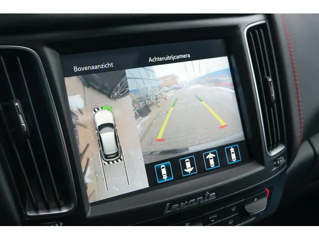 Maserati Levante Gransport 3.0 V6 D 275pk 2019 Diesel 18