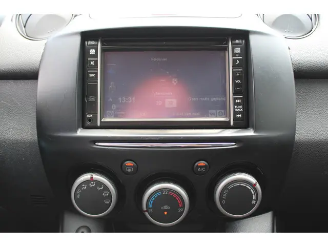 Mazda 2 1.3 Navigator GT 2012 Benzine 19