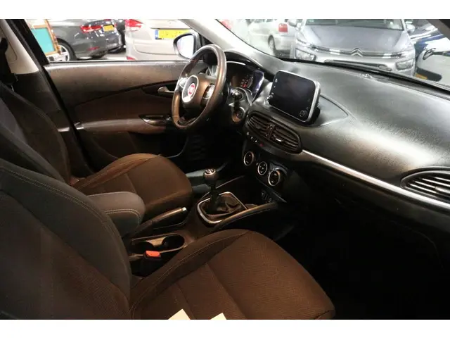 Fiat Tipo 1.4 Mirror / 12 MAANDEN GARANTIE ! ! ! 2016 Benzine 12