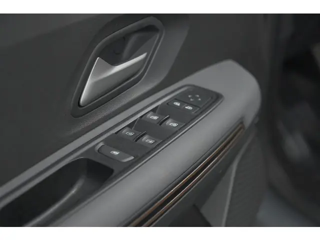 Dacia Jogger TCe 110 Extreme 2025 Benzine 26