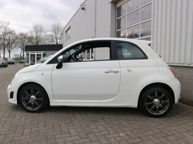 Abarth 500 1.4 T-Jet Custom 2015 Benzine 4