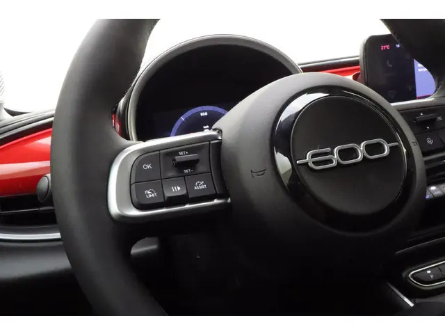 Fiat 600 600e RED 54 kWh 2025 Elektrisch 19