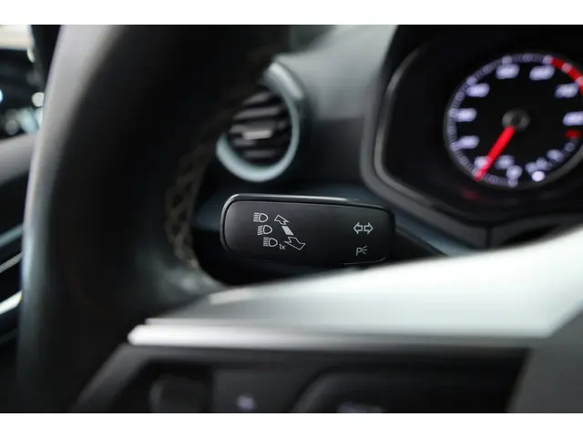 SEAT Arona 1.0 TSI Xperience 2022 Benzine 9